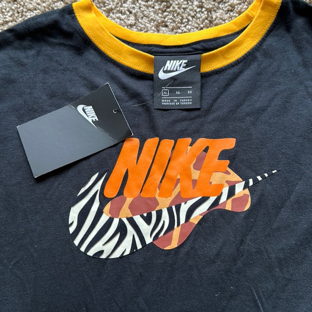 NWT Nike animal print tshirt